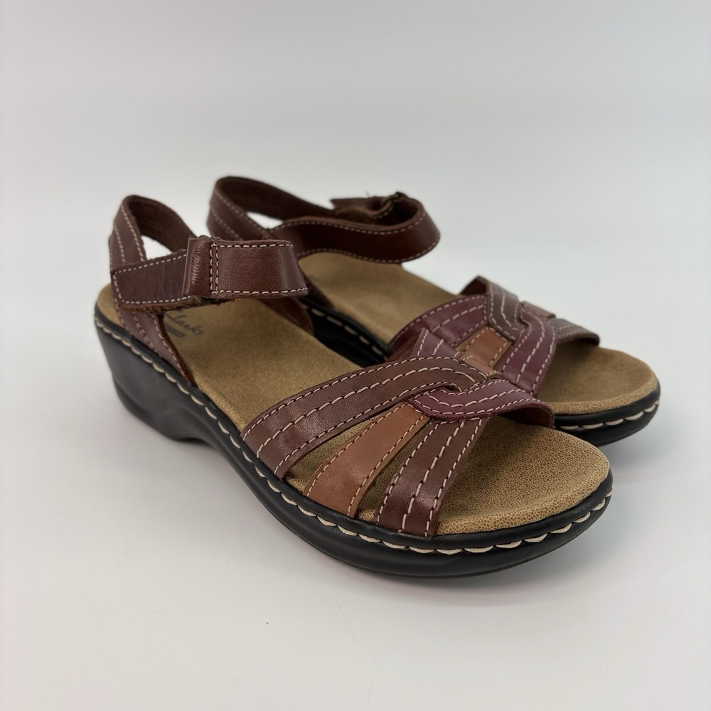 Clarks Collection Women's Sz 6 Brown Leather Adjustable Comfort Walking Sandals - Picture 13 of 13